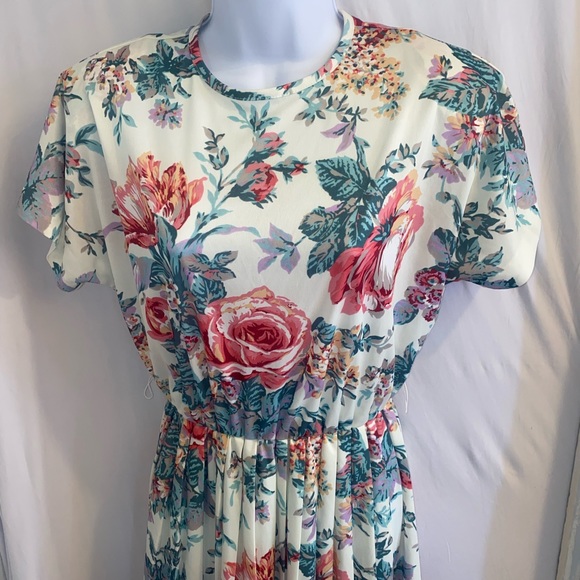 π2x HOST PICK πBlair Vintage Rose Dress - Picture 3 of 9